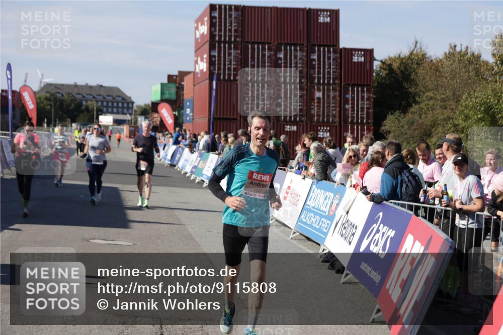 03.10.2025 - Köhlbrandbrückenlauf Jannik Wohlers http://msf.ph/oto/9115808 03.10.2025 13:33:00 Ziel 4582, 4941, 5110, 5133, 5187, 5273, 5446, 5477, 5478, 6067, 6376, 6455 meine-sportfotos.de