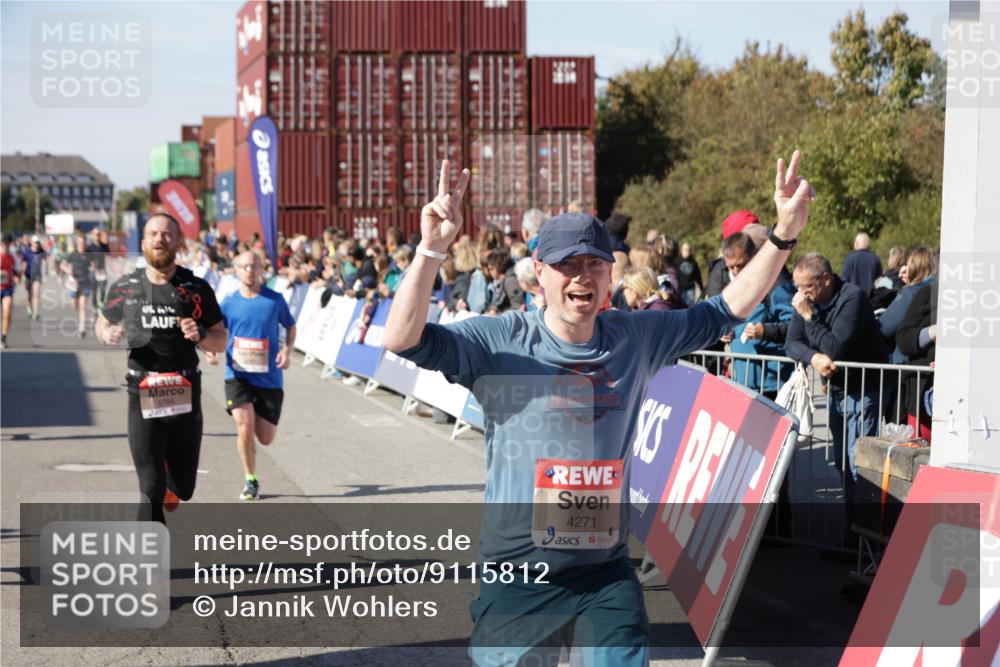 03.10.2025 - Köhlbrandbrückenlauf Jannik Wohlers http://msf.ph/oto/9115812 03.10.2025 13:02:28 Ziel 4024, 4187, 4271, 4277, 4337, 4380, 4492, 4783, 4946, 5080, 5617, 5697, 5747, 5784, 5845, 6320, 6465, 6492 meine-sportfotos.de