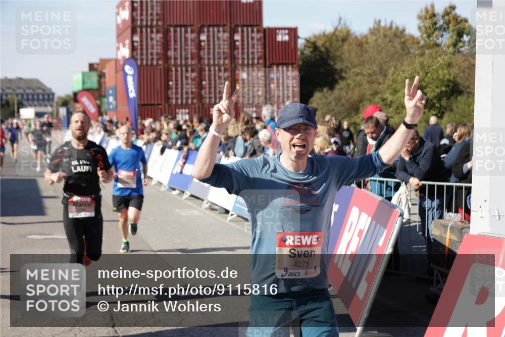 03.10.2025 - Köhlbrandbrückenlauf Jannik Wohlers http://msf.ph/oto/9115816 03.10.2025 13:02:28 Ziel 4024, 4187, 4271, 4277, 4337, 4380, 4492, 4783, 4946, 5080, 5617, 5697, 5747, 5784, 5845, 6320, 6465, 6492 meine-sportfotos.de