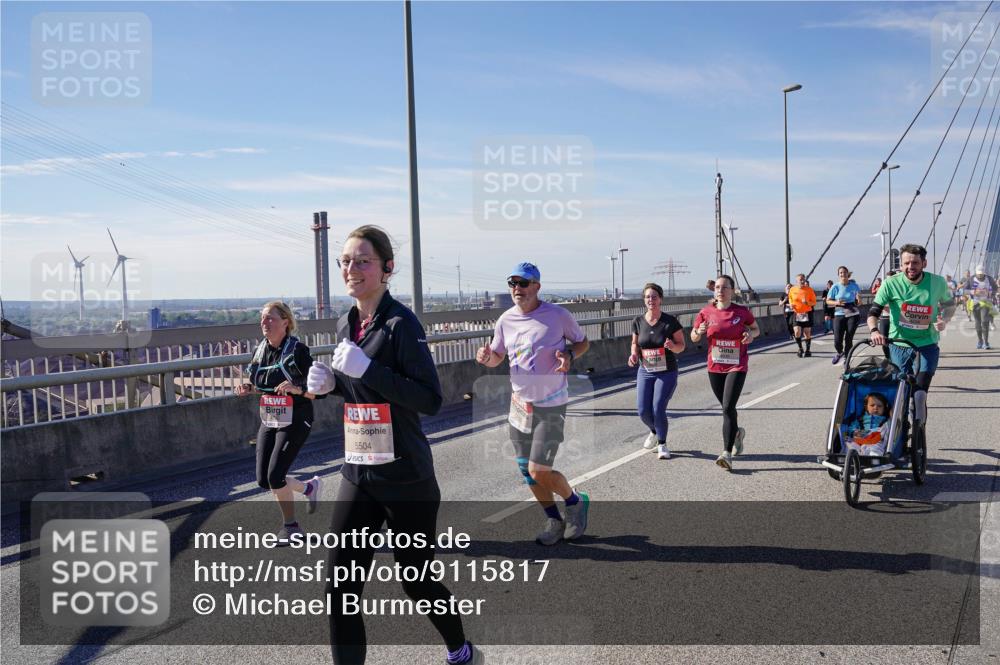 03.10.2025 - Köhlbrandbrückenlauf Michael Burmester http://msf.ph/oto/9115817 03.10.2025 12:57:29 Position 2 5504 meine-sportfotos.de