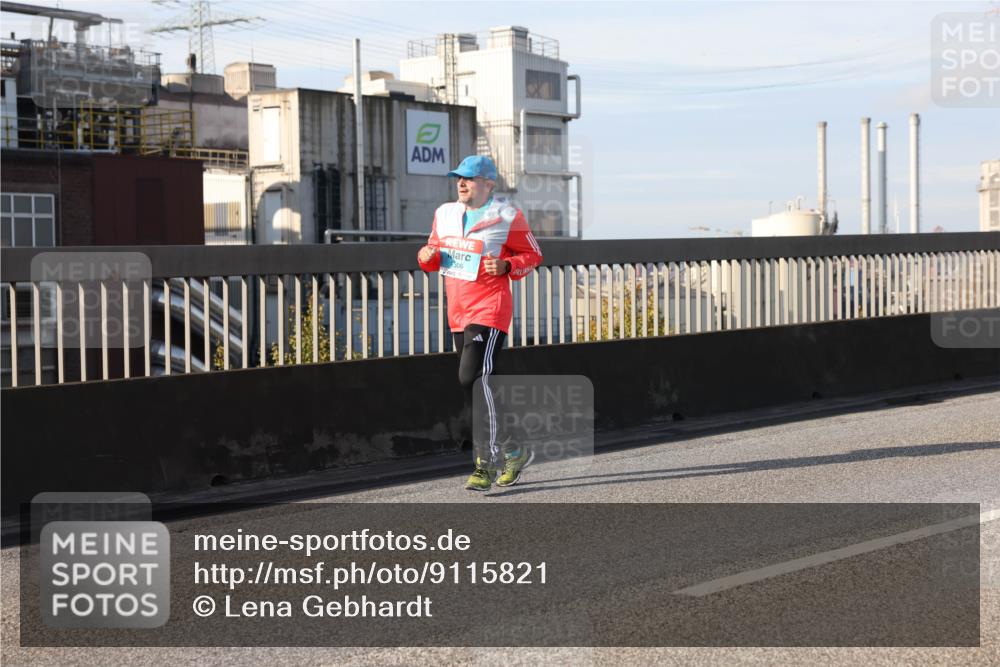 03.10.2025 - Köhlbrandbrückenlauf Lena Gebhardt http://msf.ph/oto/9115821 03.10.2025 10:18:33 Position 2 2306 meine-sportfotos.de