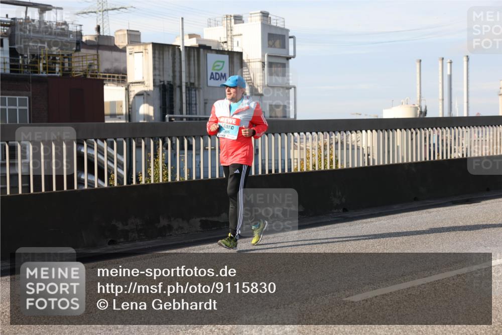 03.10.2025 - Köhlbrandbrückenlauf Lena Gebhardt http://msf.ph/oto/9115830 03.10.2025 10:18:33 Position 2 2306 meine-sportfotos.de