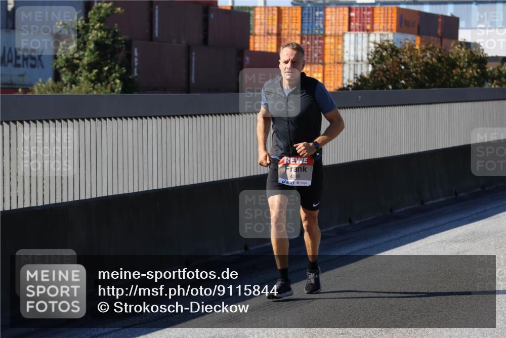 03.10.2025 - Köhlbrandbrückenlauf Strokosch-Dieckow http://msf.ph/oto/9115844 03.10.2025 12:49:45 Position 3 4349 meine-sportfotos.de