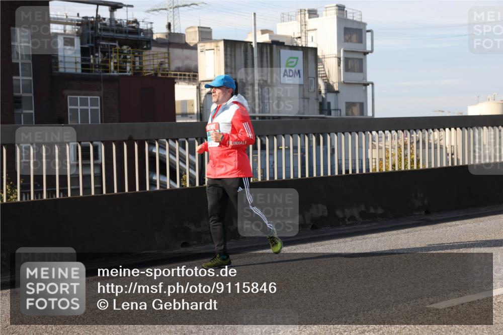 03.10.2025 - Köhlbrandbrückenlauf Lena Gebhardt http://msf.ph/oto/9115846 03.10.2025 10:18:34 Position 2  meine-sportfotos.de
