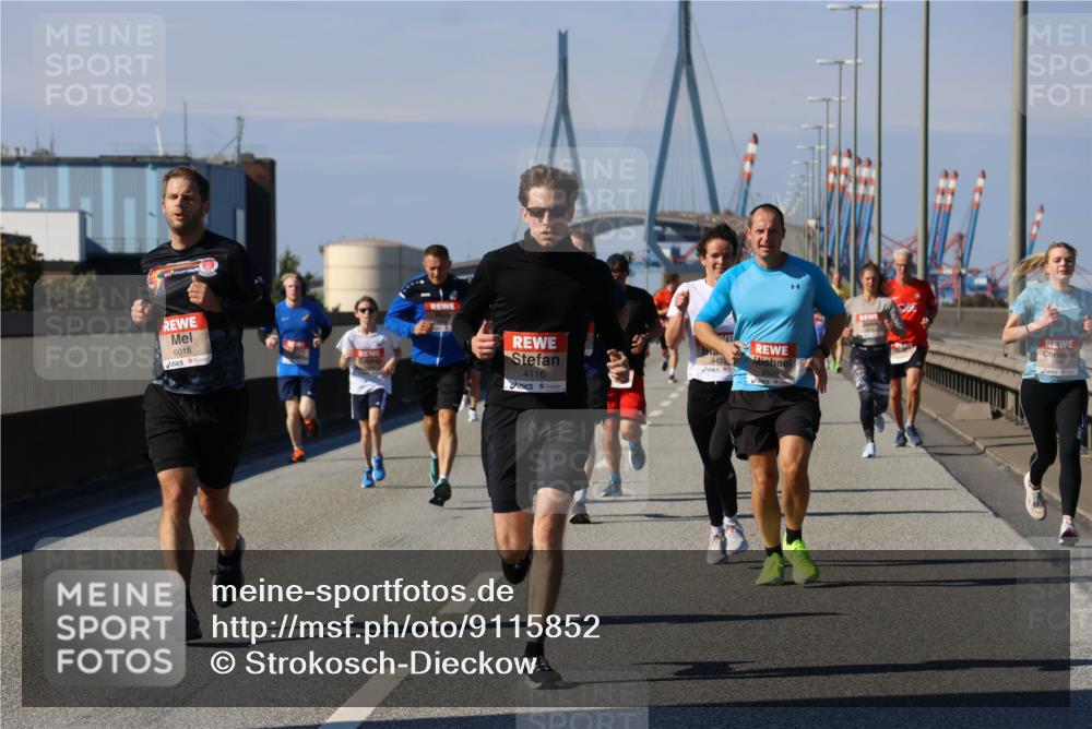 03.10.2025 - Köhlbrandbrückenlauf Strokosch-Dieckow http://msf.ph/oto/9115852 03.10.2025 12:49:47 Position 3 6018, 4116, 4422 meine-sportfotos.de