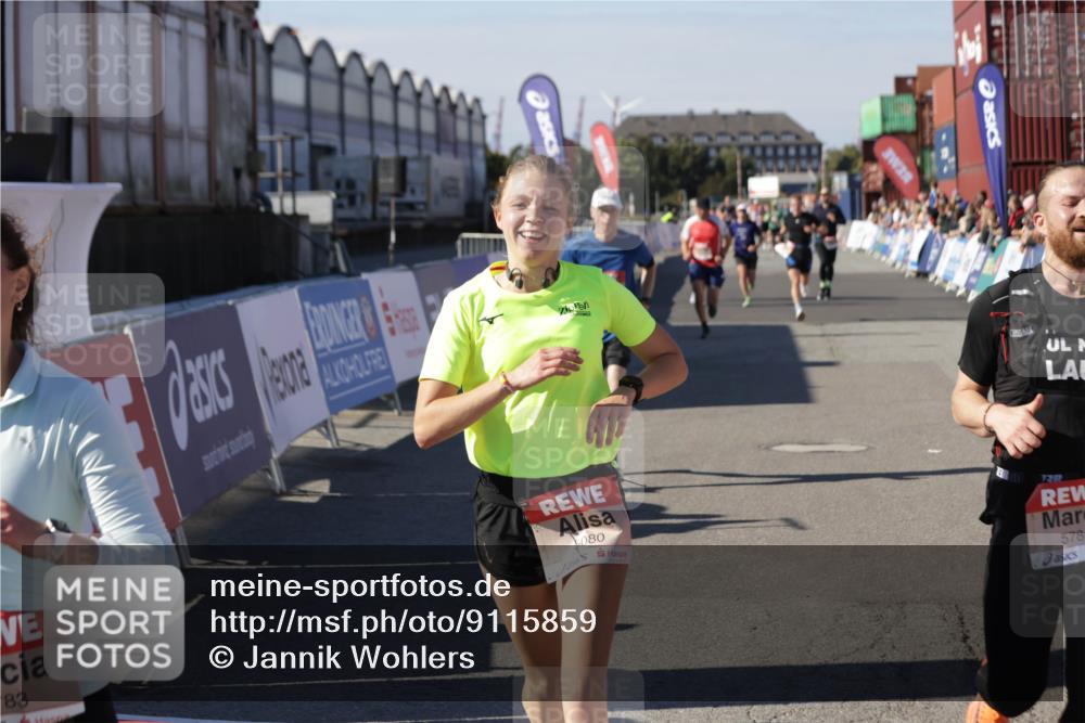 03.10.2025 - Köhlbrandbrückenlauf Jannik Wohlers http://msf.ph/oto/9115859 03.10.2025 13:02:29 Ziel 4024, 4187, 4271, 4277, 4337, 4380, 4492, 4783, 4946, 5080, 5747, 5784, 5845, 6320, 6321, 6465, 6479, 6492 meine-sportfotos.de