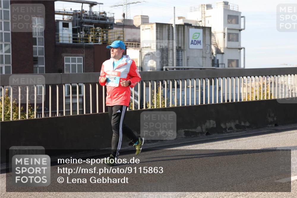 03.10.2025 - Köhlbrandbrückenlauf Lena Gebhardt http://msf.ph/oto/9115863 03.10.2025 10:18:34 Position 2 2906 meine-sportfotos.de