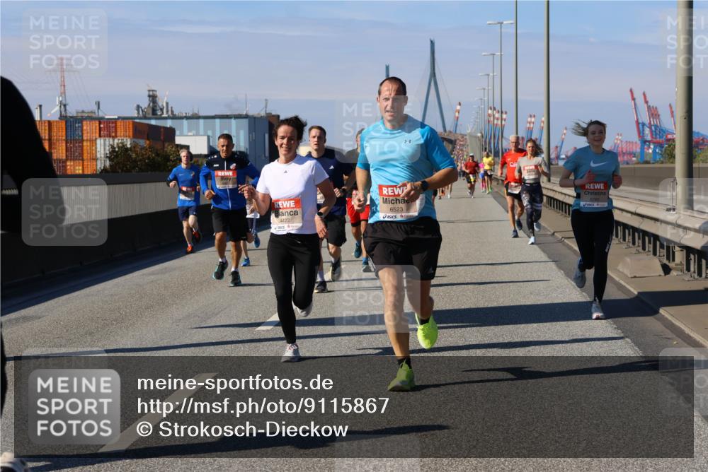 03.10.2025 - Köhlbrandbrückenlauf Strokosch-Dieckow http://msf.ph/oto/9115867 03.10.2025 12:49:50 Position 3 4422, 6523, 5785 meine-sportfotos.de