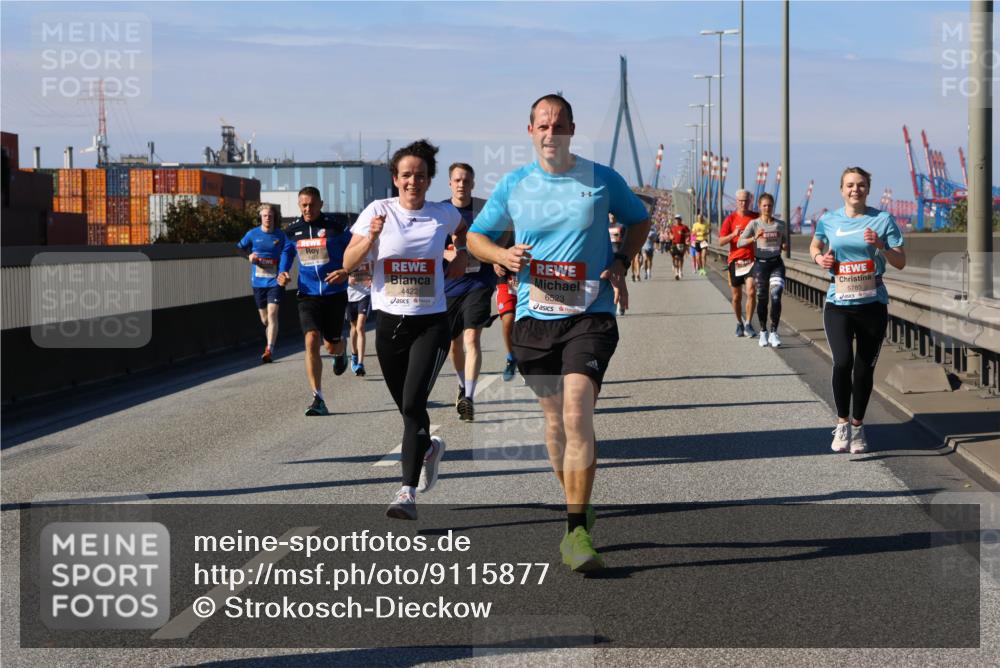 03.10.2025 - Köhlbrandbrückenlauf Strokosch-Dieckow http://msf.ph/oto/9115877 03.10.2025 12:49:50 Position 3 4422, 6523, 5785 meine-sportfotos.de