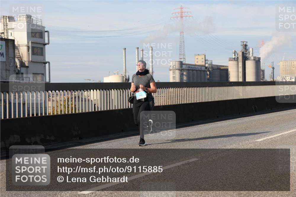 03.10.2025 - Köhlbrandbrückenlauf Lena Gebhardt http://msf.ph/oto/9115885 03.10.2025 10:18:40 Position 2  meine-sportfotos.de