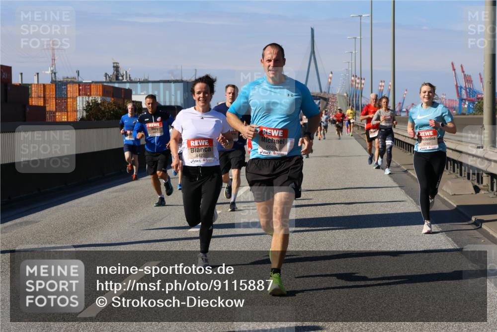03.10.2025 - Köhlbrandbrückenlauf Strokosch-Dieckow http://msf.ph/oto/9115887 03.10.2025 12:49:50 Position 3 4422, 6523, 5785 meine-sportfotos.de