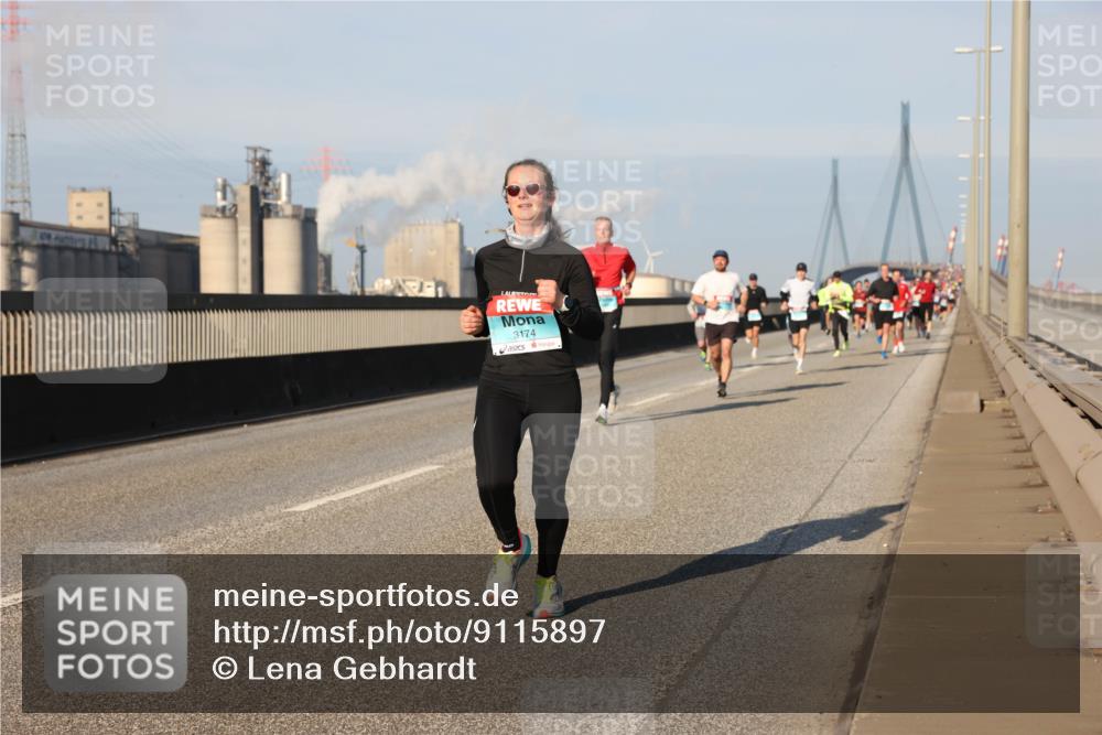 03.10.2025 - Köhlbrandbrückenlauf Lena Gebhardt http://msf.ph/oto/9115897 03.10.2025 09:43:51 Position 2 3174 meine-sportfotos.de