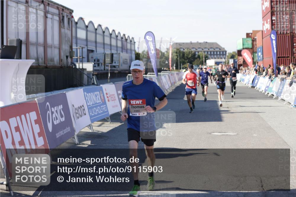 03.10.2025 - Köhlbrandbrückenlauf Jannik Wohlers http://msf.ph/oto/9115903 03.10.2025 13:02:31 Ziel 4024, 4187, 4271, 4277, 4337, 4380, 4783, 5080, 5747, 5784, 6320, 6321, 6465, 6479, 6492, 6783 meine-sportfotos.de