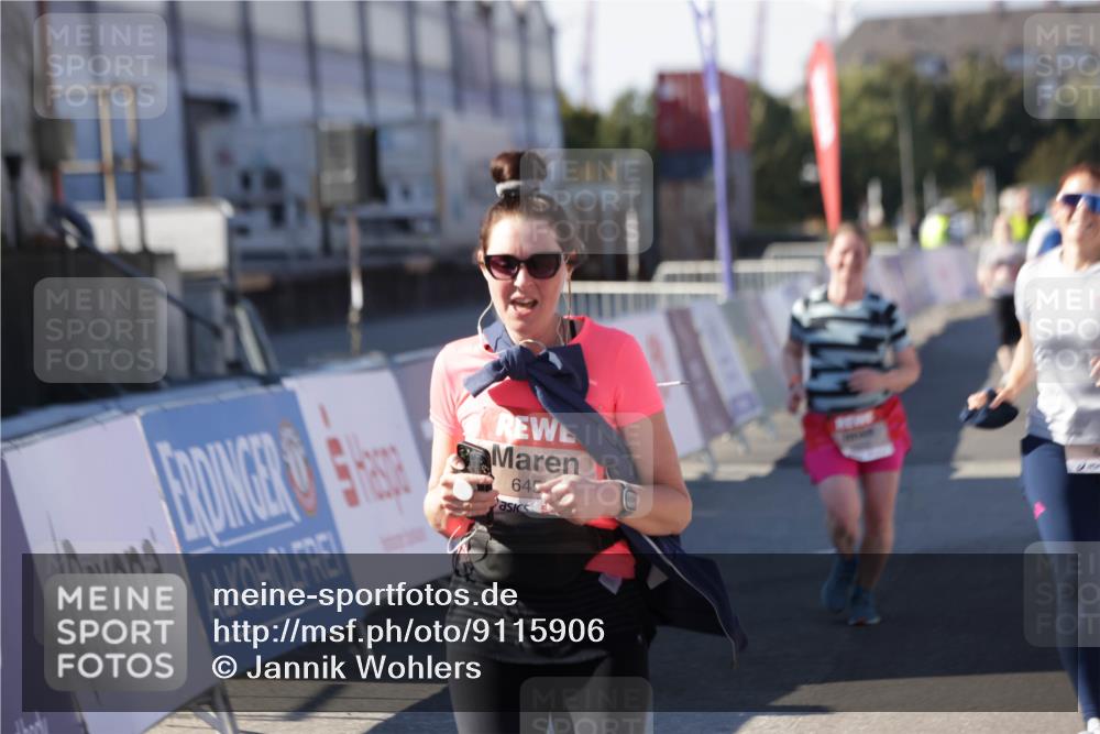 03.10.2025 - Köhlbrandbrückenlauf Jannik Wohlers http://msf.ph/oto/9115906 03.10.2025 13:33:03 Ziel 4582, 4941, 5110, 5187, 5273, 6067, 6376, 6455 meine-sportfotos.de