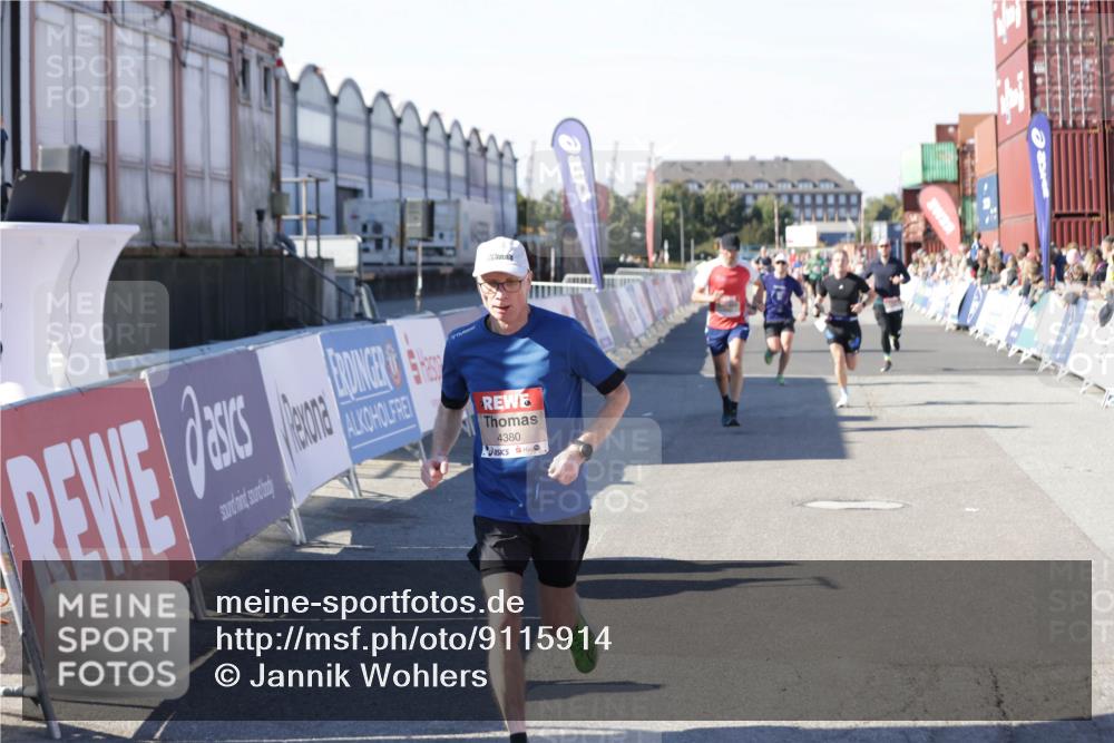 03.10.2025 - Köhlbrandbrückenlauf Jannik Wohlers http://msf.ph/oto/9115914 03.10.2025 13:02:31 Ziel 4024, 4187, 4271, 4277, 4337, 4380, 4783, 5080, 5747, 5784, 6320, 6321, 6465, 6479, 6492, 6783 meine-sportfotos.de