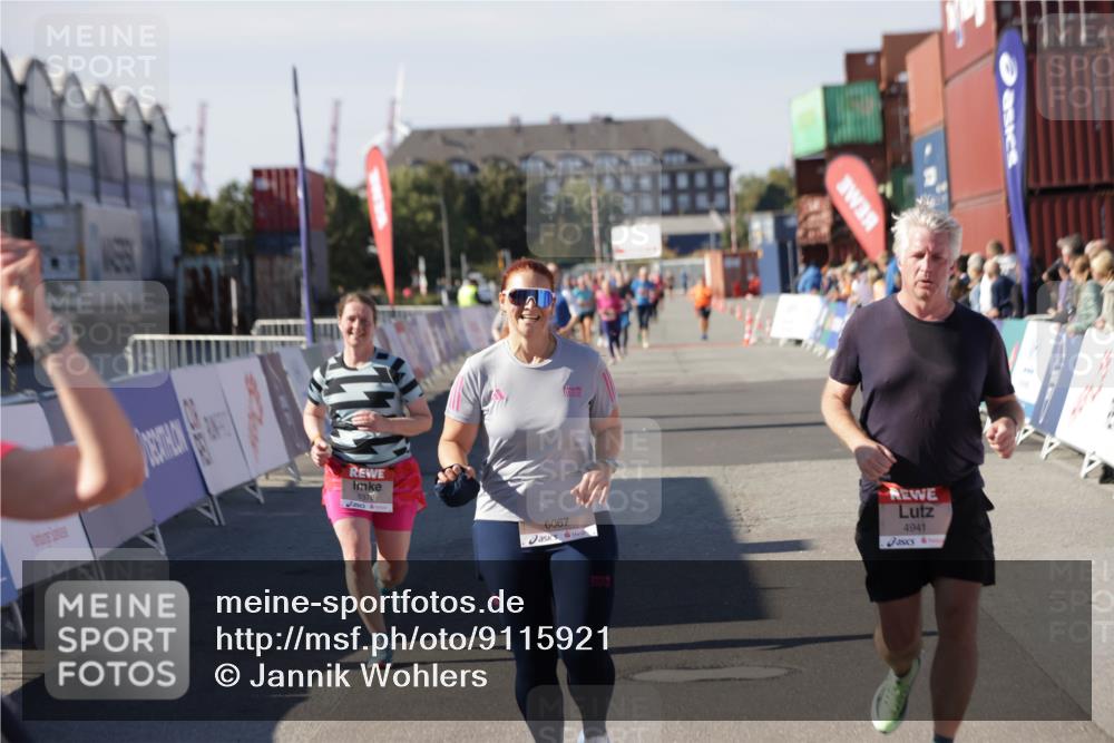 03.10.2025 - Köhlbrandbrückenlauf Jannik Wohlers http://msf.ph/oto/9115921 03.10.2025 13:33:04 Ziel 4582, 4941, 5110, 6067, 6376, 6455 meine-sportfotos.de