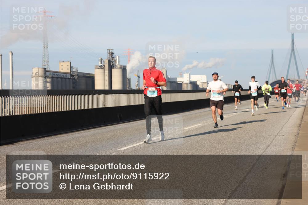 03.10.2025 - Köhlbrandbrückenlauf Lena Gebhardt http://msf.ph/oto/9115922 03.10.2025 09:43:53 Position 2  meine-sportfotos.de