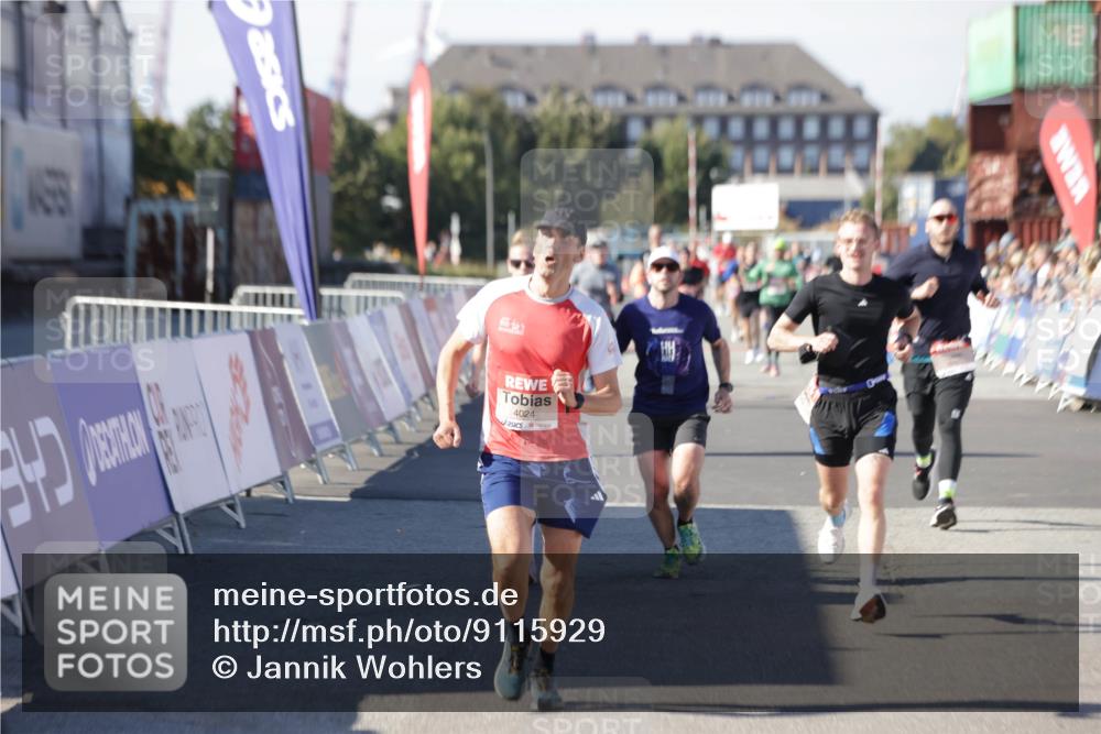 03.10.2025 - Köhlbrandbrückenlauf Jannik Wohlers http://msf.ph/oto/9115929 03.10.2025 13:02:32 Ziel 4024, 4187, 4271, 4277, 4337, 4380, 4783, 5080, 5747, 5784, 6320, 6321, 6465, 6479, 6492, 6783 meine-sportfotos.de