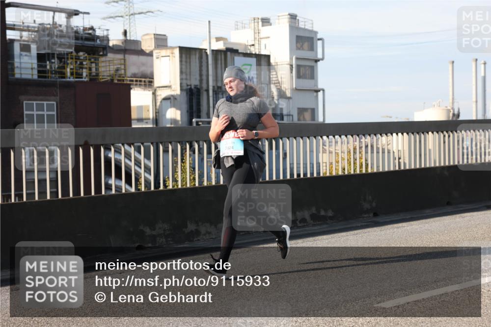 03.10.2025 - Köhlbrandbrückenlauf Lena Gebhardt http://msf.ph/oto/9115933 03.10.2025 10:18:41 Position 2 3824 meine-sportfotos.de