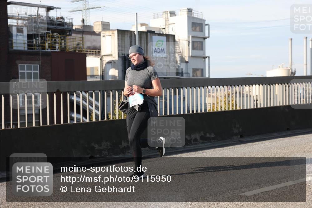 03.10.2025 - Köhlbrandbrückenlauf Lena Gebhardt http://msf.ph/oto/9115950 03.10.2025 10:18:42 Position 2 3824 meine-sportfotos.de