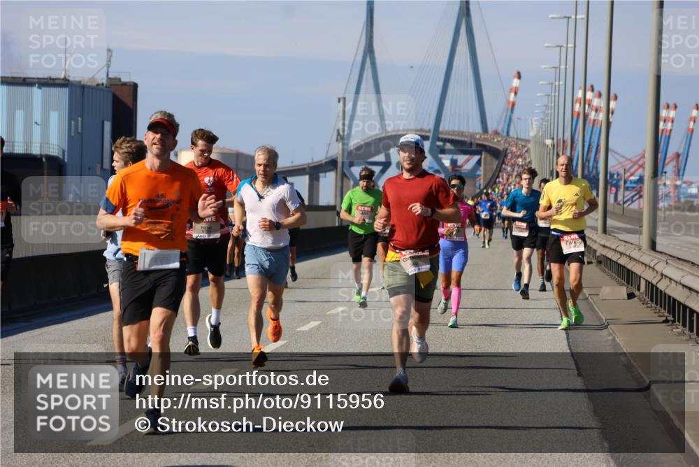 03.10.2025 - Köhlbrandbrückenlauf Strokosch-Dieckow http://msf.ph/oto/9115956 03.10.2025 12:50:03 Position 3 45 meine-sportfotos.de
