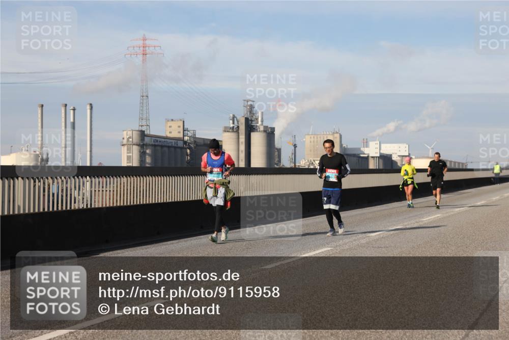 03.10.2025 - Köhlbrandbrückenlauf Lena Gebhardt http://msf.ph/oto/9115958 03.10.2025 10:18:50 Position 2  meine-sportfotos.de