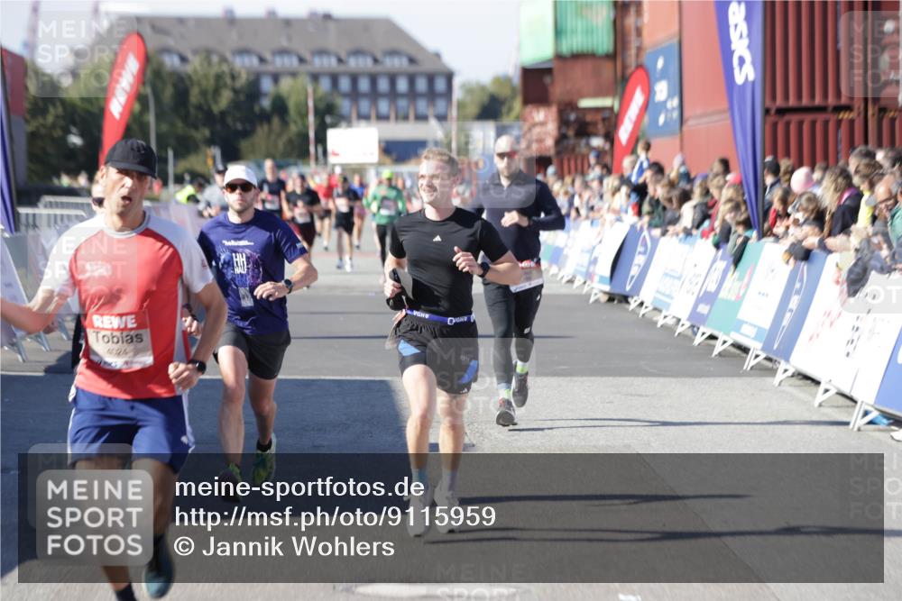 03.10.2025 - Köhlbrandbrückenlauf Jannik Wohlers http://msf.ph/oto/9115959 03.10.2025 13:02:33 Ziel 4024, 4187, 4271, 4277, 4337, 4380, 4783, 5080, 5784, 6320, 6321, 6465, 6479, 6492, 6783 meine-sportfotos.de