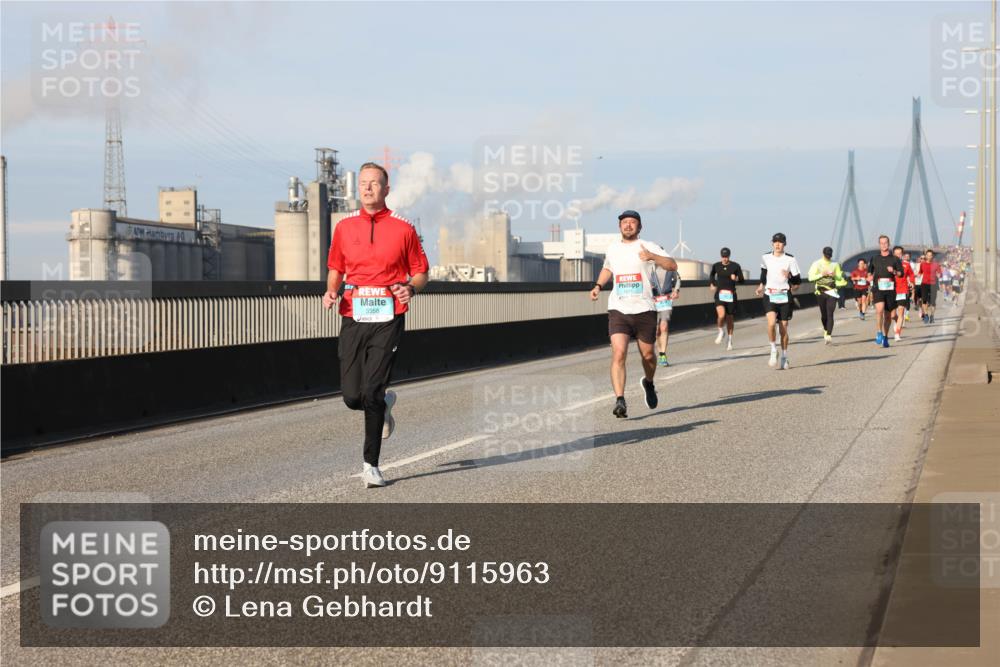 03.10.2025 - Köhlbrandbrückenlauf Lena Gebhardt http://msf.ph/oto/9115963 03.10.2025 09:43:54 Position 2 3358, 1271 meine-sportfotos.de