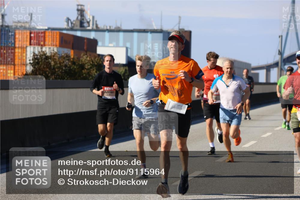 03.10.2025 - Köhlbrandbrückenlauf Strokosch-Dieckow http://msf.ph/oto/9115964 03.10.2025 12:50:04 Position 3 4056, 45 meine-sportfotos.de