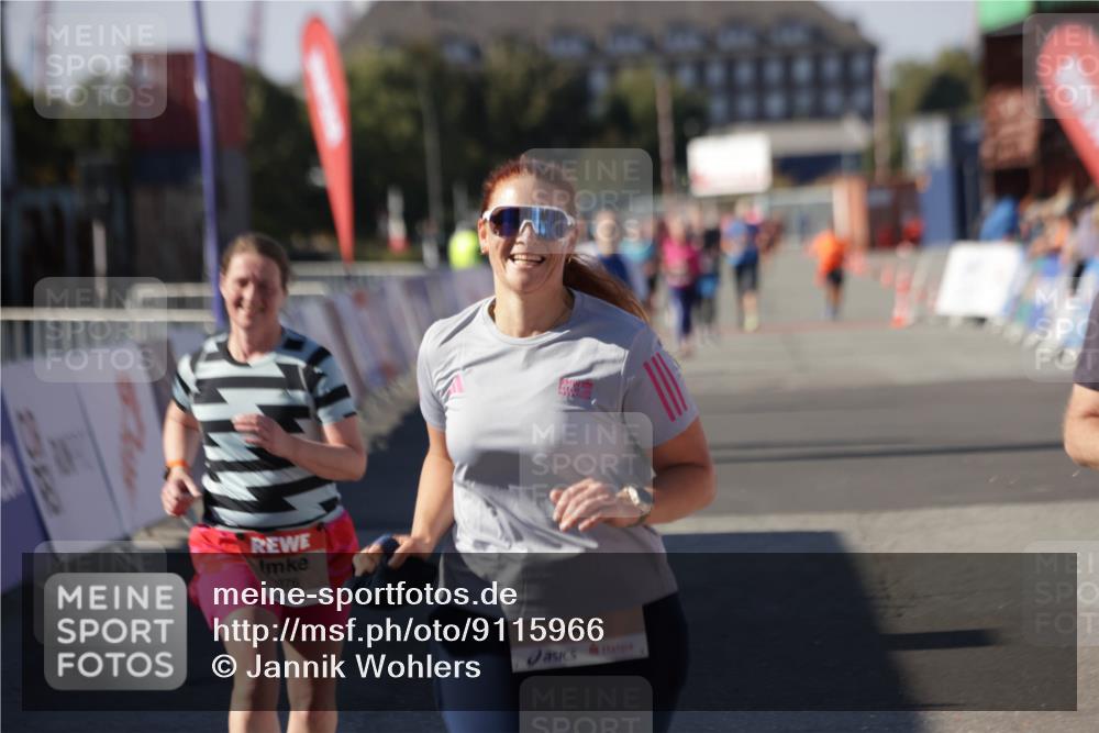 03.10.2025 - Köhlbrandbrückenlauf Jannik Wohlers http://msf.ph/oto/9115966 03.10.2025 13:33:05 Ziel 4582, 4941, 6067, 6376, 6455 meine-sportfotos.de