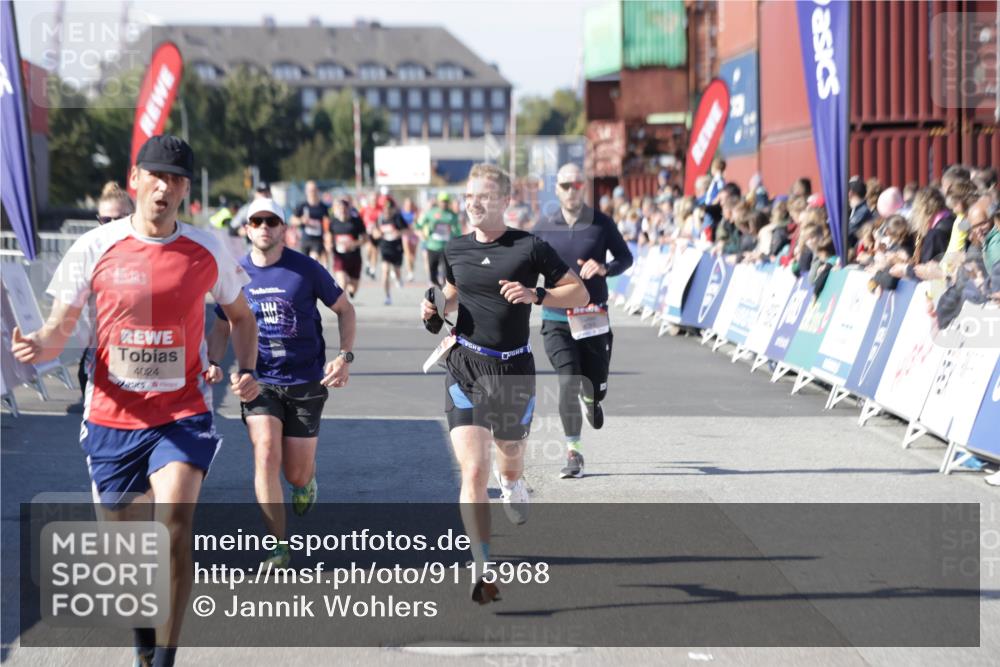 03.10.2025 - Köhlbrandbrückenlauf Jannik Wohlers http://msf.ph/oto/9115968 03.10.2025 13:02:33 Ziel 4024, 4187, 4271, 4277, 4337, 4380, 4783, 5080, 5784, 6320, 6321, 6465, 6479, 6492, 6783 meine-sportfotos.de