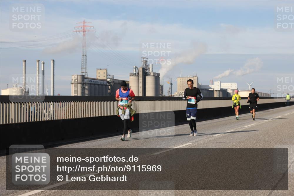 03.10.2025 - Köhlbrandbrückenlauf Lena Gebhardt http://msf.ph/oto/9115969 03.10.2025 10:18:50 Position 2  meine-sportfotos.de