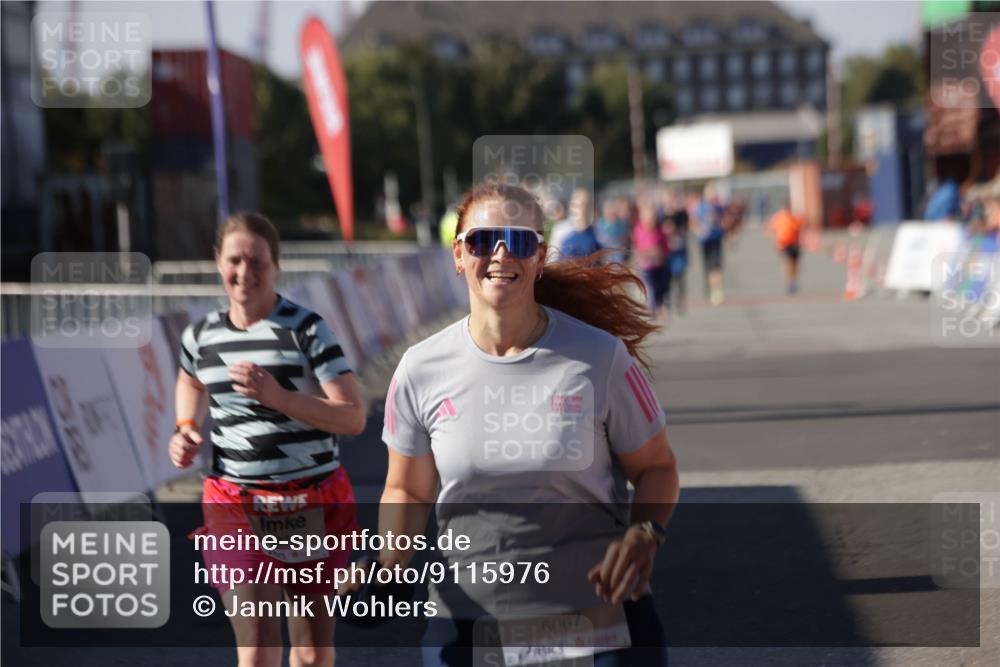 03.10.2025 - Köhlbrandbrückenlauf Jannik Wohlers http://msf.ph/oto/9115976 03.10.2025 13:33:05 Ziel 4582, 4941, 6067, 6376, 6455 meine-sportfotos.de