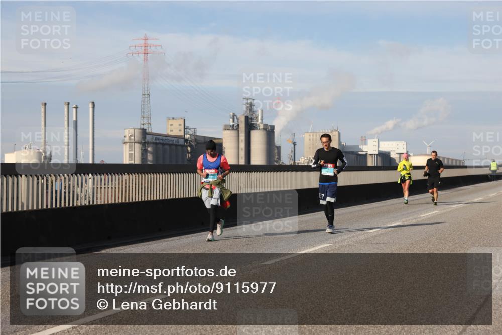 03.10.2025 - Köhlbrandbrückenlauf Lena Gebhardt http://msf.ph/oto/9115977 03.10.2025 10:18:50 Position 2 7 meine-sportfotos.de