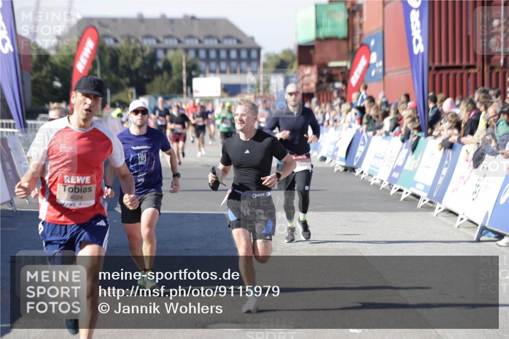 03.10.2025 - Köhlbrandbrückenlauf Jannik Wohlers http://msf.ph/oto/9115979 03.10.2025 13:02:33 Ziel 4024, 4187, 4271, 4277, 4337, 4380, 4783, 5080, 5784, 6320, 6321, 6465, 6479, 6492, 6783 meine-sportfotos.de
