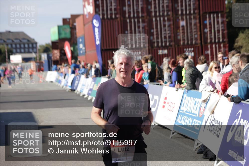 03.10.2025 - Köhlbrandbrückenlauf Jannik Wohlers http://msf.ph/oto/9115997 03.10.2025 13:33:06 Ziel 4582, 4941, 6067, 6376, 6455 meine-sportfotos.de