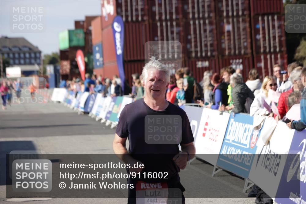 03.10.2025 - Köhlbrandbrückenlauf Jannik Wohlers http://msf.ph/oto/9116002 03.10.2025 13:33:06 Ziel 4582, 4941, 6067, 6376, 6455 meine-sportfotos.de