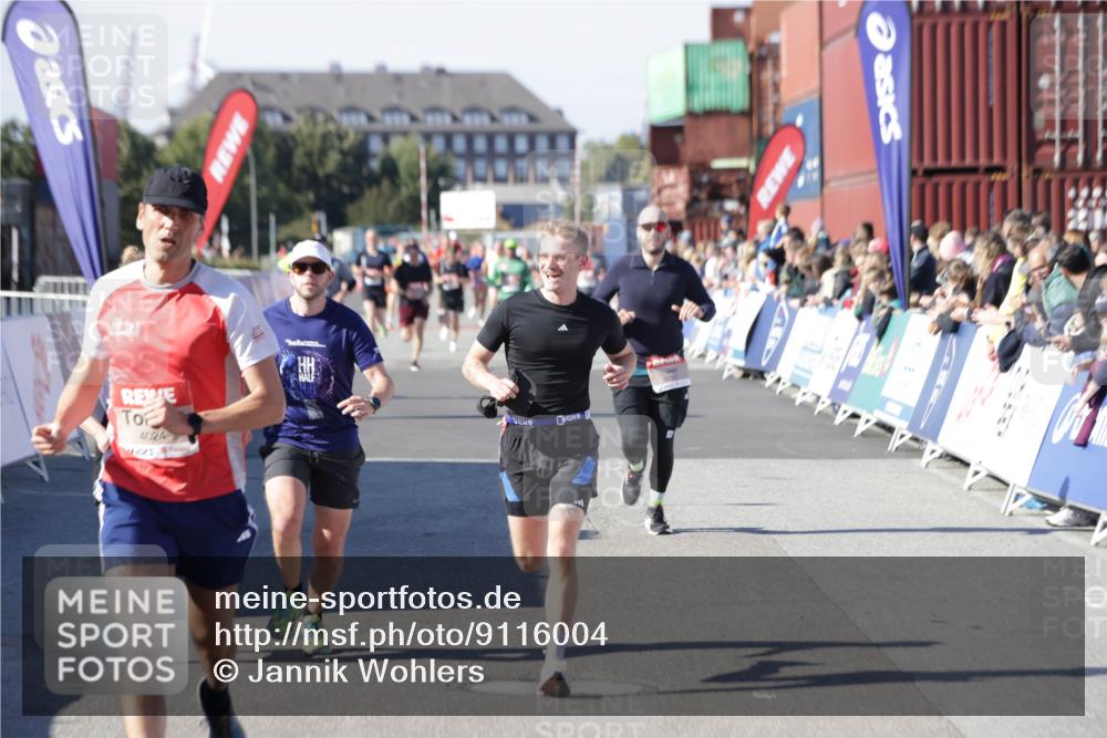 03.10.2025 - Köhlbrandbrückenlauf Jannik Wohlers http://msf.ph/oto/9116004 03.10.2025 13:02:33 Ziel 4024, 4187, 4271, 4277, 4337, 4380, 4783, 5080, 5784, 6320, 6321, 6465, 6479, 6492, 6783 meine-sportfotos.de