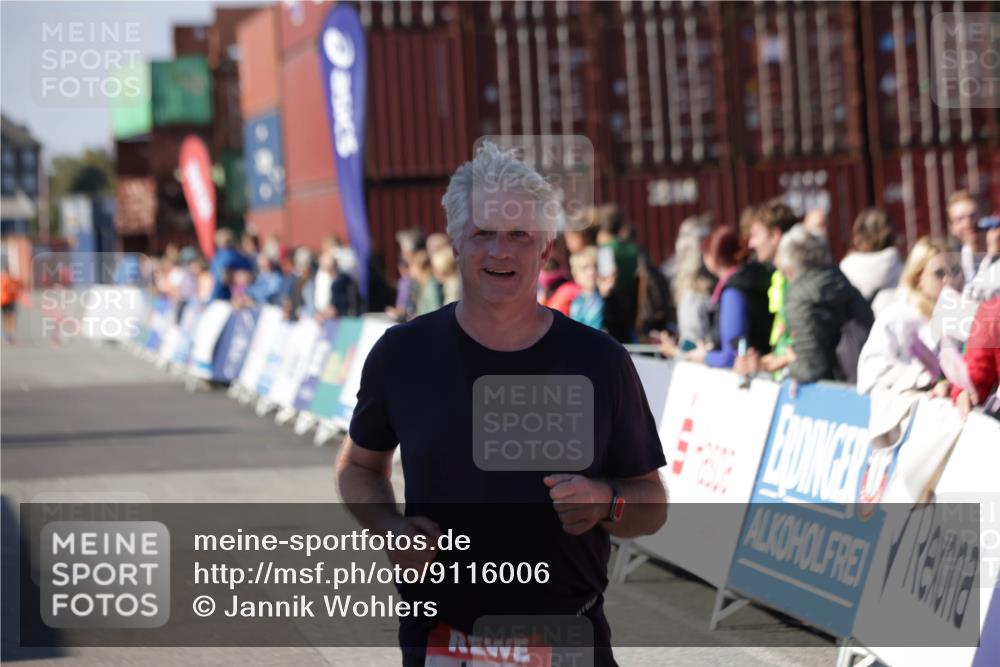 03.10.2025 - Köhlbrandbrückenlauf Jannik Wohlers http://msf.ph/oto/9116006 03.10.2025 13:33:06 Ziel 4582, 4941, 6067, 6376, 6455 meine-sportfotos.de