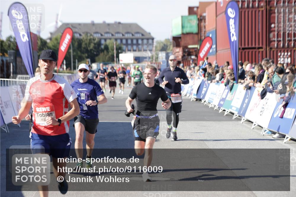03.10.2025 - Köhlbrandbrückenlauf Jannik Wohlers http://msf.ph/oto/9116009 03.10.2025 13:02:33 Ziel 4024, 4187, 4271, 4277, 4337, 4380, 4783, 5080, 5784, 6320, 6321, 6465, 6479, 6492, 6783 meine-sportfotos.de