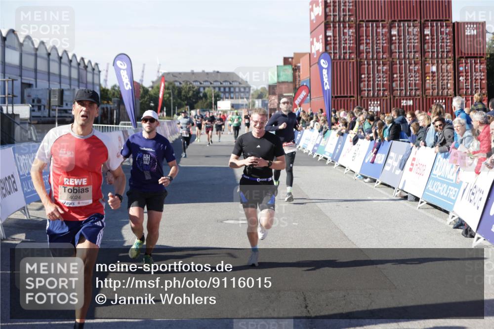 03.10.2025 - Köhlbrandbrückenlauf Jannik Wohlers http://msf.ph/oto/9116015 03.10.2025 13:02:35 Ziel 4024, 4187, 4271, 4277, 4380, 4783, 5080, 5726, 5784, 6320, 6321, 6479, 6783 meine-sportfotos.de