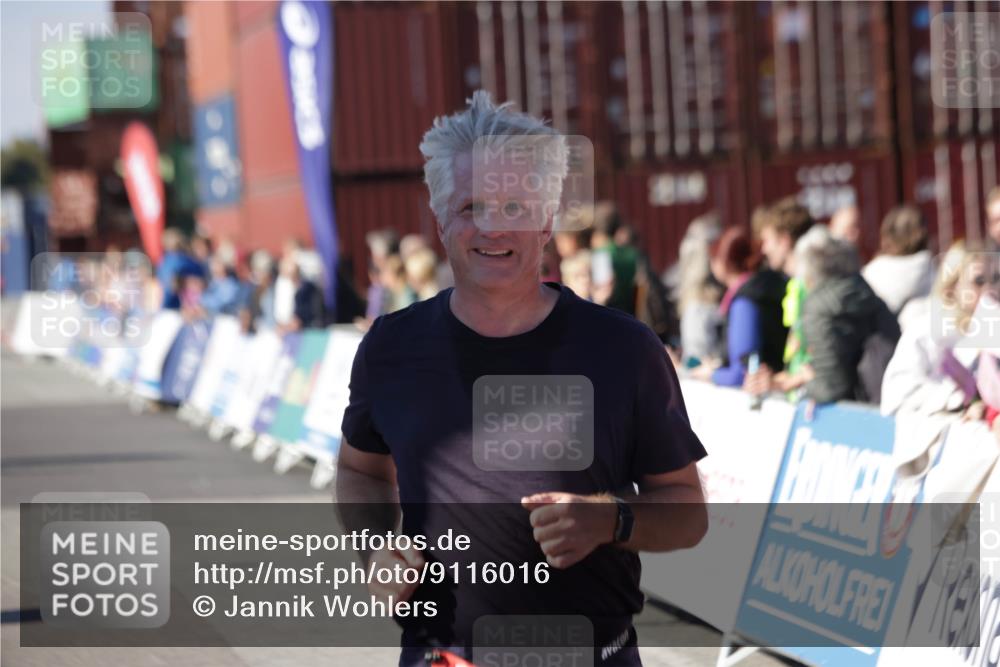 03.10.2025 - Köhlbrandbrückenlauf Jannik Wohlers http://msf.ph/oto/9116016 03.10.2025 13:33:06 Ziel 4582, 4941, 6067, 6376, 6455 meine-sportfotos.de