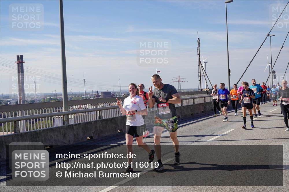 03.10.2025 - Köhlbrandbrückenlauf Michael Burmester http://msf.ph/oto/9116019 03.10.2025 12:57:41 Position 2 5350, 5432 meine-sportfotos.de
