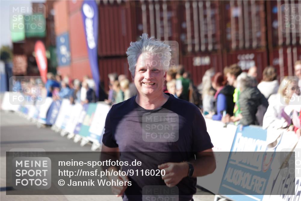 03.10.2025 - Köhlbrandbrückenlauf Jannik Wohlers http://msf.ph/oto/9116020 03.10.2025 13:33:06 Ziel 4582, 4941, 6067, 6376, 6455 meine-sportfotos.de