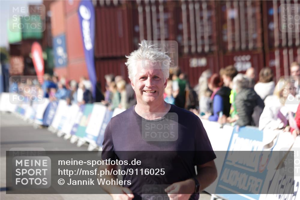 03.10.2025 - Köhlbrandbrückenlauf Jannik Wohlers http://msf.ph/oto/9116025 03.10.2025 13:33:06 Ziel 4582, 4941, 6067, 6376, 6455 meine-sportfotos.de