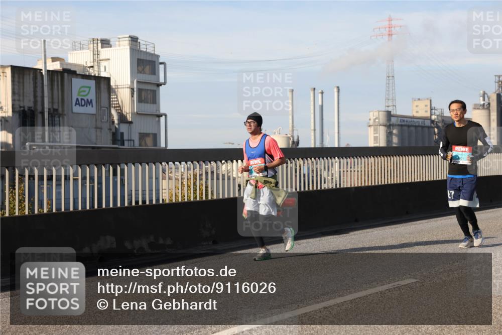 03.10.2025 - Köhlbrandbrückenlauf Lena Gebhardt http://msf.ph/oto/9116026 03.10.2025 10:18:53 Position 2 17 meine-sportfotos.de