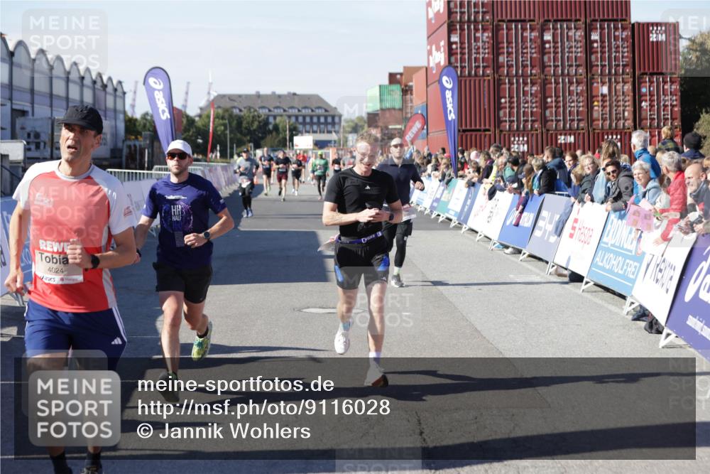 03.10.2025 - Köhlbrandbrückenlauf Jannik Wohlers http://msf.ph/oto/9116028 03.10.2025 13:02:35 Ziel 4024, 4187, 4271, 4277, 4380, 4783, 5080, 5726, 5784, 6320, 6321, 6479, 6783 meine-sportfotos.de