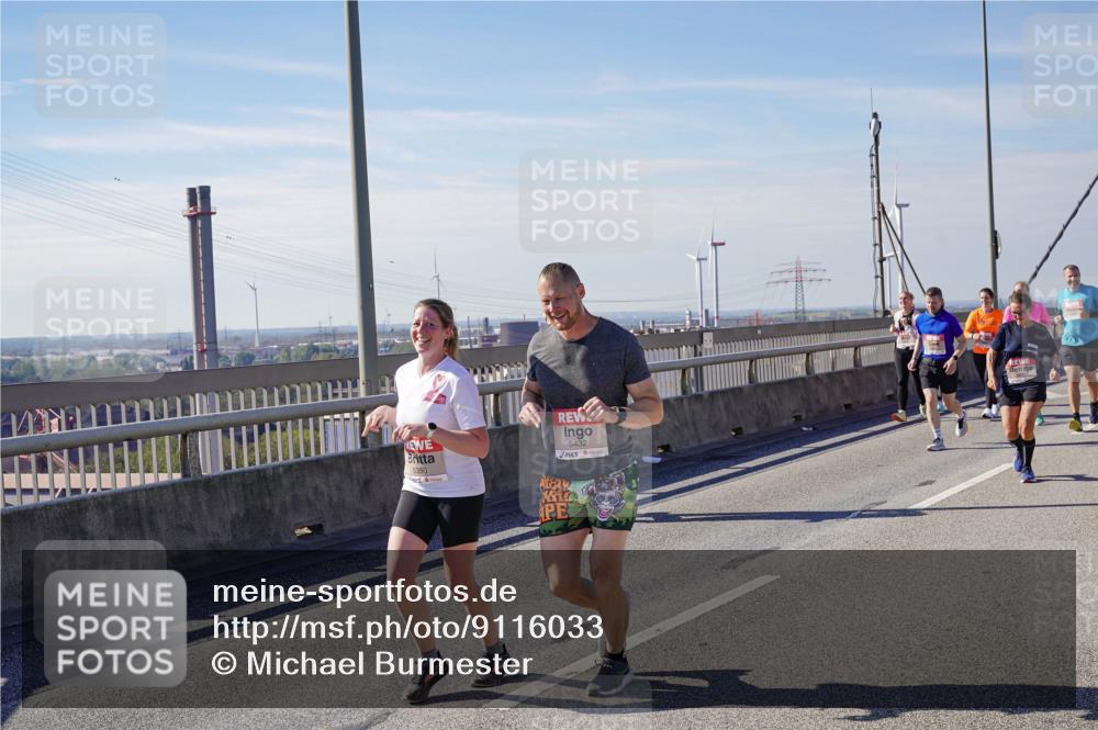 03.10.2025 - Köhlbrandbrückenlauf Michael Burmester http://msf.ph/oto/9116033 03.10.2025 12:57:41 Position 2 5350, 5432 meine-sportfotos.de