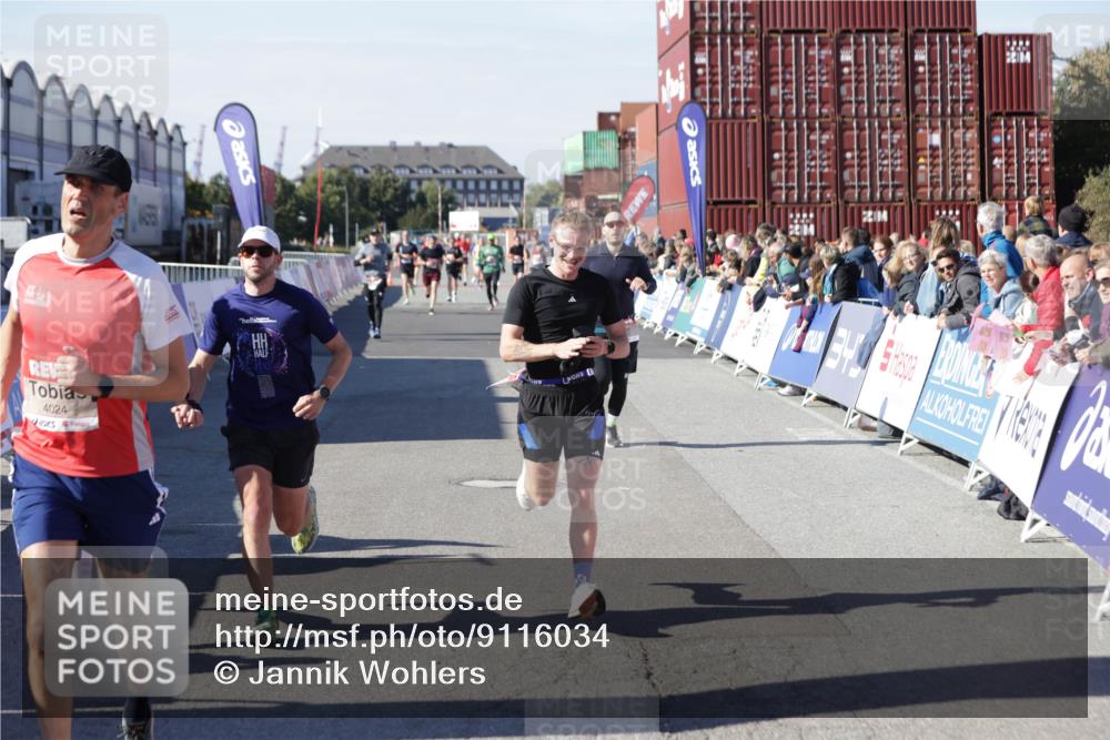 03.10.2025 - Köhlbrandbrückenlauf Jannik Wohlers http://msf.ph/oto/9116034 03.10.2025 13:02:35 Ziel 4024, 4187, 4271, 4277, 4380, 4783, 5080, 5726, 5784, 6320, 6321, 6479, 6783 meine-sportfotos.de