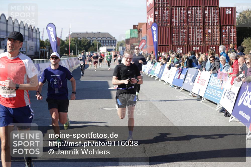 03.10.2025 - Köhlbrandbrückenlauf Jannik Wohlers http://msf.ph/oto/9116038 03.10.2025 13:02:35 Ziel 4024, 4187, 4271, 4277, 4380, 4783, 5080, 5726, 5784, 6320, 6321, 6479, 6783 meine-sportfotos.de